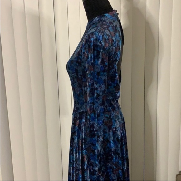 FREE PEOPLE Heartland Velvet Floral Printed
Long Maxy Dress Size small - Picture 11 of 16